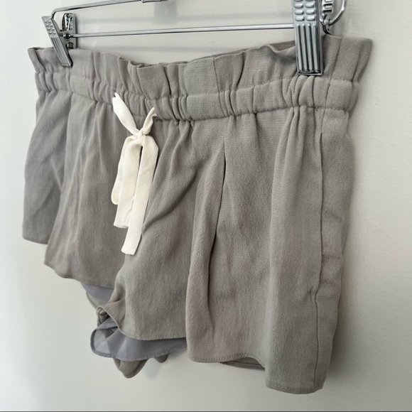 Aritzia Wilfred Montrouge Shorts Light Grey Pull On Paperbag Shorts - Picture 6 of 14